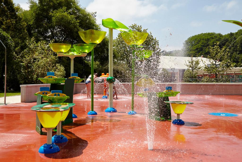 Vortex Aquatic Structure - Paco Yoldi Municipal Sports Center Project