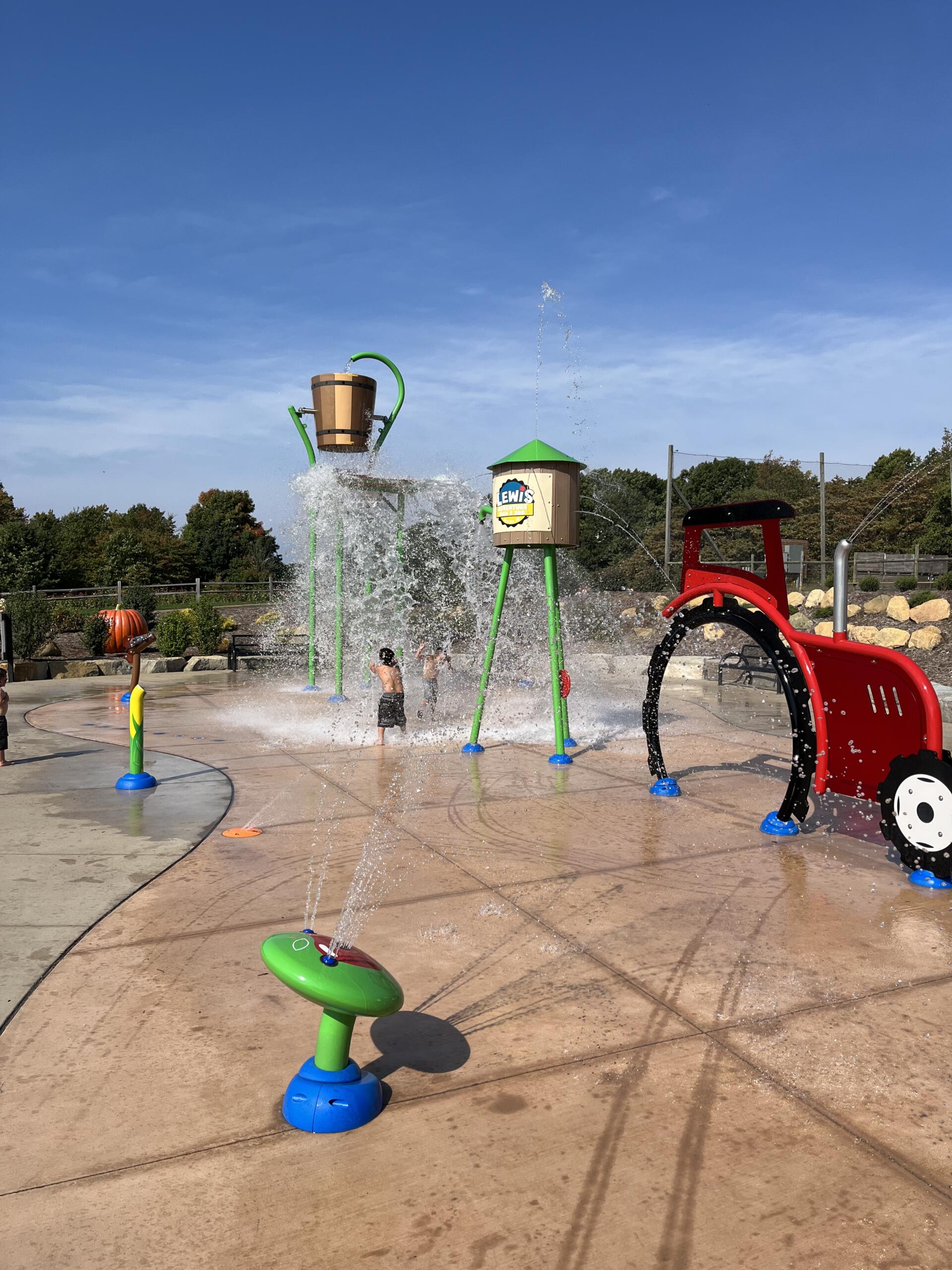 Lewis Adventure Farm - qleks71